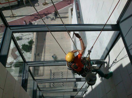 Altur Trabajos Verticales Cristaleras