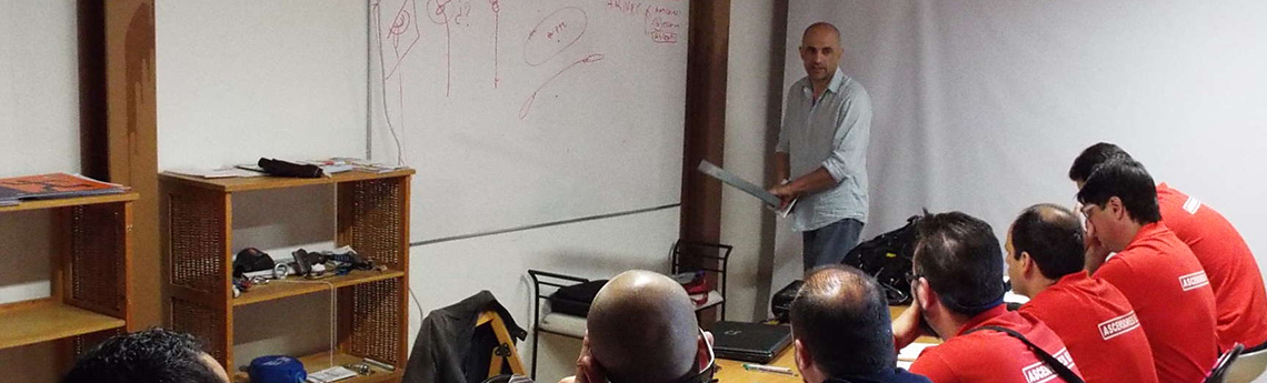 Curso de Trabajos en Altura de Sistemas de Protección Anticaídas Curso de Trabajos en Altura de Sistemas de Protección Anticaídas